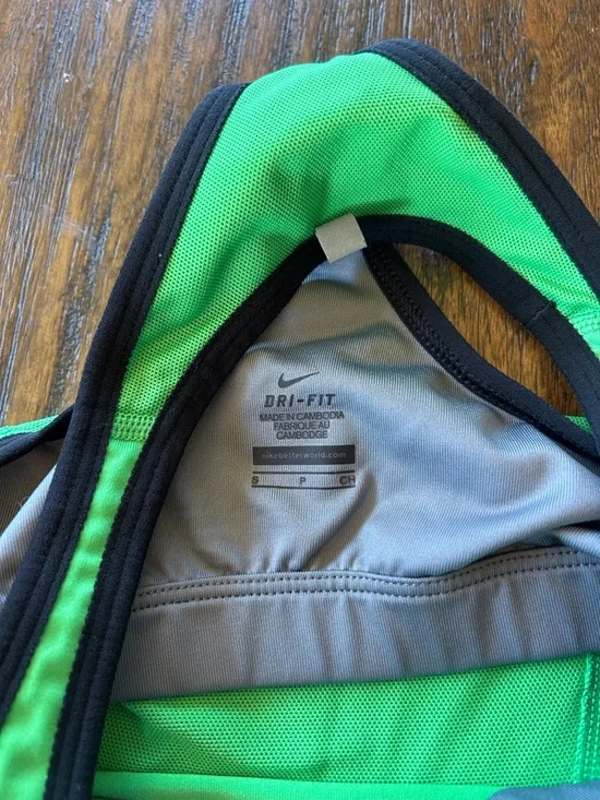 Nike Vintage Y2K Retro Sportswear Green Tennis Prep Sporty Athleisure Tank Top - Picture 6 of 9